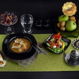 thumbnail of Airlaid Tischband Ornament in Grün, 30cm x 20m, 1 Stück