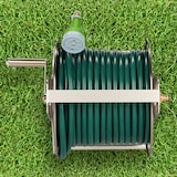 thumbnail of Relaxdays Schlauchtrommel Metall, Schlauchaufroller leer, Edelstahl & Aluminium, Boden & Wand, 30,5x45x36,5 cm, silber