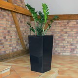 thumbnail of WellHome - Pack 3 Macetas Altas 11,4/26,6/49 Litros Urbi Square De Plastico En Color Antracita Con Deposito