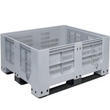 thumbnail of Palettenbox mit 3 Kufen, Wände geschlitzt, LxBxH 1200x1000x580 mm