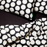 thumbnail of Benetton - 4-teiliges Kingsize-Bettset (Bettbezug 250 x 230 cm, Spannbettlaken 200 x 200 cm und 2 Kissenbezüge 50 x 80 cm), 100 % schwarze Baumwolle