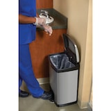 thumbnail of Rubbermaid Slim Jim Step On container Front Step - 50 l - Mat RVS, zwart