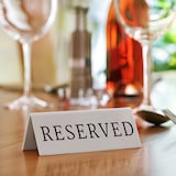 thumbnail of Securit® Set van 5 Tafelreserveringsborden 'Reserved' (Engels) - Wit Acryl met Zwarte Letters