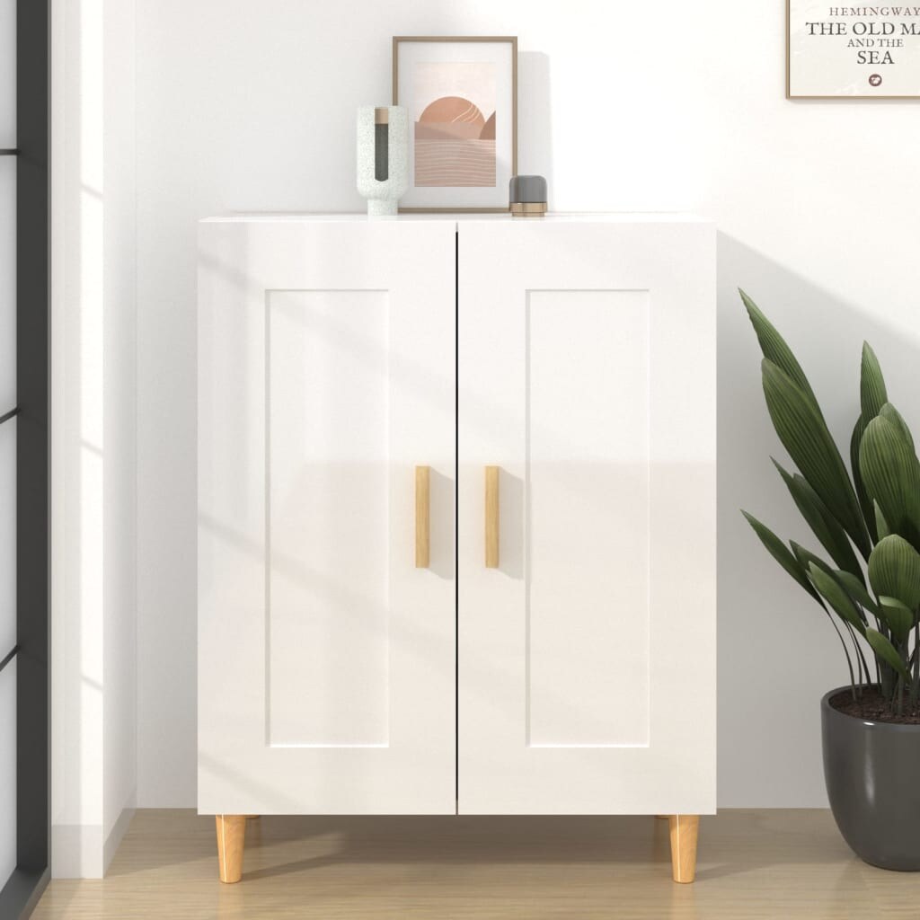 Ein weißer Schrank mit Holzakzenten.