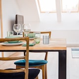 thumbnail of Relaxdays Aschenbecher mit Deckel, draußen & drinnen, HxD 8,5x7 cm, Windaschenbecher Edelstahl, Zigarettenhalter, silber