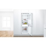 thumbnail of Bosch Serie 6 Einbau-Kühl-Gefrier-Kombination mit Gefrierbereich unten 157.8 x 55.8 cm KIS77AFE0 Low Frost