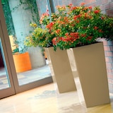 thumbnail of WellHome - Pack 3 Macetas Altas 11,4/26,6/49 Litros Urbi Square De Plastico En Color Antracita Con Deposito