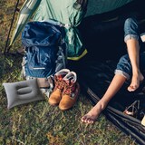 thumbnail of Intirilife Aufblasbares Kissen in GRAU - 33.5 x 22 cm - Rechteckiges Kopfkissen zum Aufblasen mit ergonomischer Form zum bequemen Schlafen