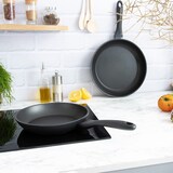 thumbnail of Poêle antiadhésive en aluminium poignée fixe noire  Ø24cm