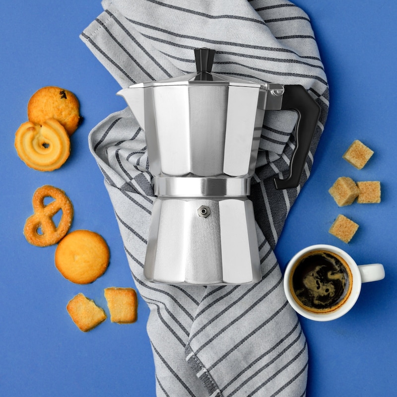 San Ignacio Agros Cafetière 6 tasses, fabriquée en fonte d'aluminium, corps complet extérieur et couvercle avec peinture mate, manche et bouton en bois de hêtre avec anneau en silicone
