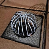 thumbnail of Gancio universale antincendio per grondaia (acciaio inox) - Impedisce l'ingresso di foglie o detriti nei pluviali o nelle grondaie