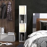 Ein weißer Stehlampe mit Regalen und Uhr.