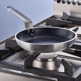 thumbnail of Stalgast Gasherd mit 4 Brennern (2x5+2x7) und Elektro-Umluft-Backofen GN1/1, Serie 700 ND