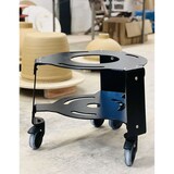 thumbnail of Carrinho de metal kamado B10, modelo “TankB10 Grande”, feito de aço. Dimensões de 60  x 62  x 43 cm.