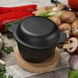 thumbnail of Gusstöpfchen Deckel u. Holzuntersetzer Gusseisen Grilltopf D: 10cm H: 9cm 0,3L