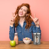 thumbnail of Relaxdays Vorratsdose, mit Deckel & Sichtfenster, 1,4 L, für Kaffee, Mehl, Pasta, Aufbewahrungsdose Küche, Metall, rot