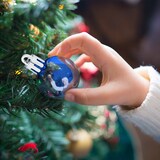 thumbnail of Relaxdays Weihnachtskugeln im 96er Set, glitzernde, matte & glänzende Baumkugeln, Weihnachtsbaumdeko, Kunststoff, blau