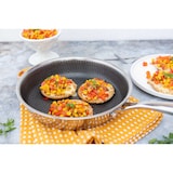 thumbnail of MÄSER Bratpfanne 24 cm, 3 lagig mit Wabenbeschichtung, Hestia