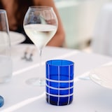 thumbnail of Zafferano Twiddle - Set van 6 blauwe geblazen glazen, 35 cl - Handgemaakte tumblers met witte decoratie, vaatwasserbestendig