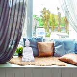 thumbnail of Relaxdays Buddha Figur, Polyresin, wetterfest & frostsicher, Gartendeko, HxBxT: 30x19,5x12 cm, Indoor & Outdoor, weiß
