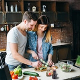 thumbnail of Relaxdays kleine Flaschen, 20er Set, 50 ml, Glasflaschen zum Befüllen, für Liköre & Öle, Bügelverschluss, transparent