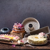 thumbnail of Ensemble de 4 moules à gâteaux de formes différentes de 28 à 32 cm Dr.Oetker Back-Trend