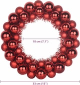 Ein roter Weihnachtskranz mit Kugeln.
