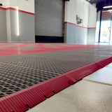 thumbnail of Estrado Reforçado anti Humidade 33x33cm (Vermelho) Áreas molhadas, garagens, oficinas, lavanderias, geladeiras, banheiros, piscinas