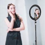 thumbnail of Relaxdays LED Ringlicht mit Stativ, 10" Ringleuchte dimmbar, Make-up, Fotografie & Videos, Lichtring Handy, weiß/schwarz