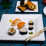 thumbnail of BIOZOYG 500 Stück Einwegteller quadratisch 26x26cm Bio Geschirr Zuckerrohr Teller stabil biologisch abbaubar kompostierbar Bagasse Einwegteller