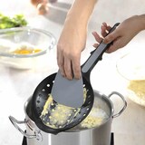 thumbnail of GEFU   Spätzlelöffel mit Schaber schwarz/grau