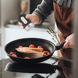 thumbnail of Relaxdays Gewürzstreuer, 6er Set, 3 Streugrößen, Gewürze & Kräuter, XL Gewürzgläser, 290 ml, Glas & Edelstahl, schwarz