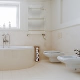 thumbnail of Klopapierhalter Toilettenpapierhalter Holz 17x17 H 65 cm Klorollenhalter quadratisch Mangoholz