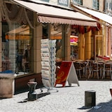 thumbnail of Presentoir journaux 25 cases sur roulettes