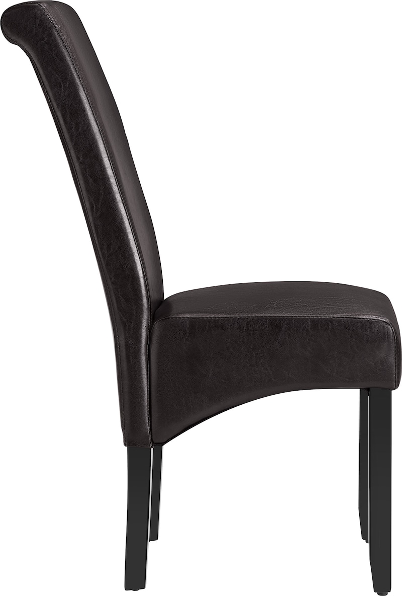 Una sedia marrone in ecopelle con schienale alto.