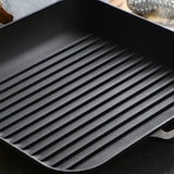 thumbnail of Grelha em ferro fundido - 28 x 28 x 4 cm - Panela em ferro fundido para todas as fontes de calor - Sem PFAS - Preto