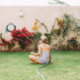 thumbnail of Relaxdays Schlauchhalter Wand, für 30 m 1/2" Schlauch, Gartenschlauch Halterung, Metall, runde Schlauchaufhängung, grau