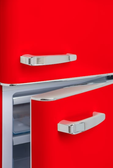 FrigeluX Réfrigérateur combiné design rétro 255L dont congélateur 4* de 63L, Rouge CB255RRA++