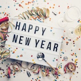 thumbnail of Relaxdays Lightbox mit Farbwechsel, Leuchtkasten, 85 Buchstaben & Symbole, 3 Zeilen, Lichtbox batteriebetrieben, weiß