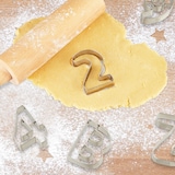 thumbnail of Relaxdays Plätzchen Ausstecher, 36-teiliges Set, Ausstechformen Buchstaben & Zahlen, Keksausstecher Edelstahl, silber