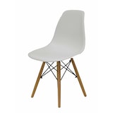 thumbnail of Modèle Don Rodrigo 2.0 Paquet de 4 chaises confidentes avec structure en bois de hêtre naturel. Fabriquées en PVC, avec assise tapissée.