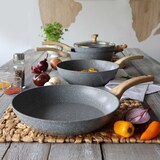 thumbnail of Menastyl - Poele cannelle 30cm en aluminium avec poignée en bois clair