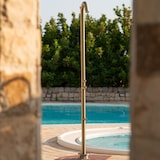 thumbnail of Chuveiro exterior em aço inoxidável QUARTU 316L com chuveiro superior e lavagem dos pés H 228,9 cm, Inox Oro