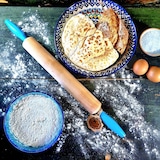 thumbnail of Nudelholz aus Holz mit Griffen – 50 x 4,5 cm – Backzubehör und Küchenbedarf – Blau