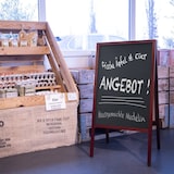 thumbnail of Kundenstopper Kreidetafel - Mit Holzrahmen - Für Innen & Außenbereiche - Braun / 51 x 5,5 x 101,5 cm