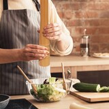 thumbnail of Relaxdays Salz- und Pfeffermühle, XXL Gewürzmühle, Holz, Keramikmahlwerk, manuell, HxD: 51,5 x 6 cm, klassisch, weiß