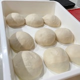 thumbnail of Set van 6 bakjes met deksel (5,6L) 38 x 28,4 x 7,5 cm - voor deeg, gebak, pizza's, brood. Gemaakt van wit, voedselveilig polypropyleen. BPA-vrij