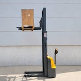 thumbnail of Apilador Eléctrico 1500kg a 3000mm 24V/105Ah
