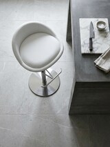 thumbnail of Barhocker `Donau`, höhenverstellbar, halbrunde Rückenlehne, Edelstahl, max. 110 kg Belastung. Weiß, 43x43x90 cm | Kadima Design