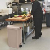 thumbnail of Rubbermaid Slim Jim Pedaleimer Schmalseite 50  Liter beige